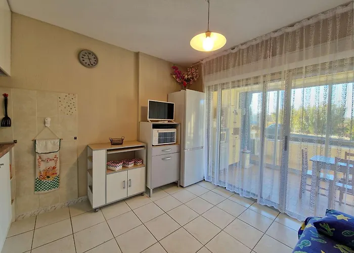 Lumineux, Piscine, Proche Et Commerces - Fr-1-387-168 * Marseillan (Herault)